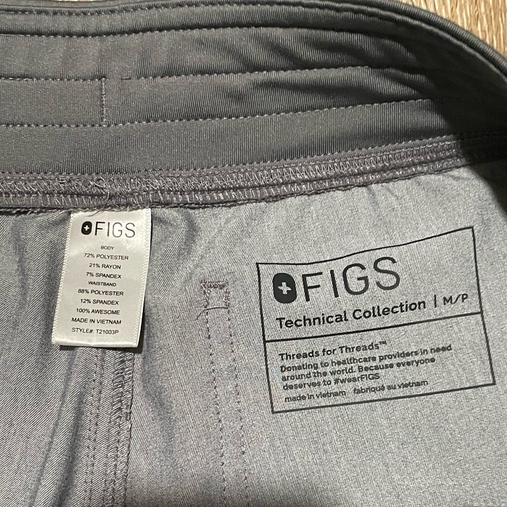 Figs petite medium technical collection gray stra… - image 2